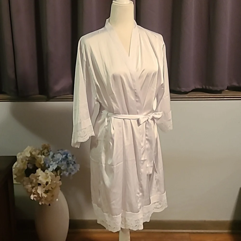 Elegant White Bridal Robe Large / XL